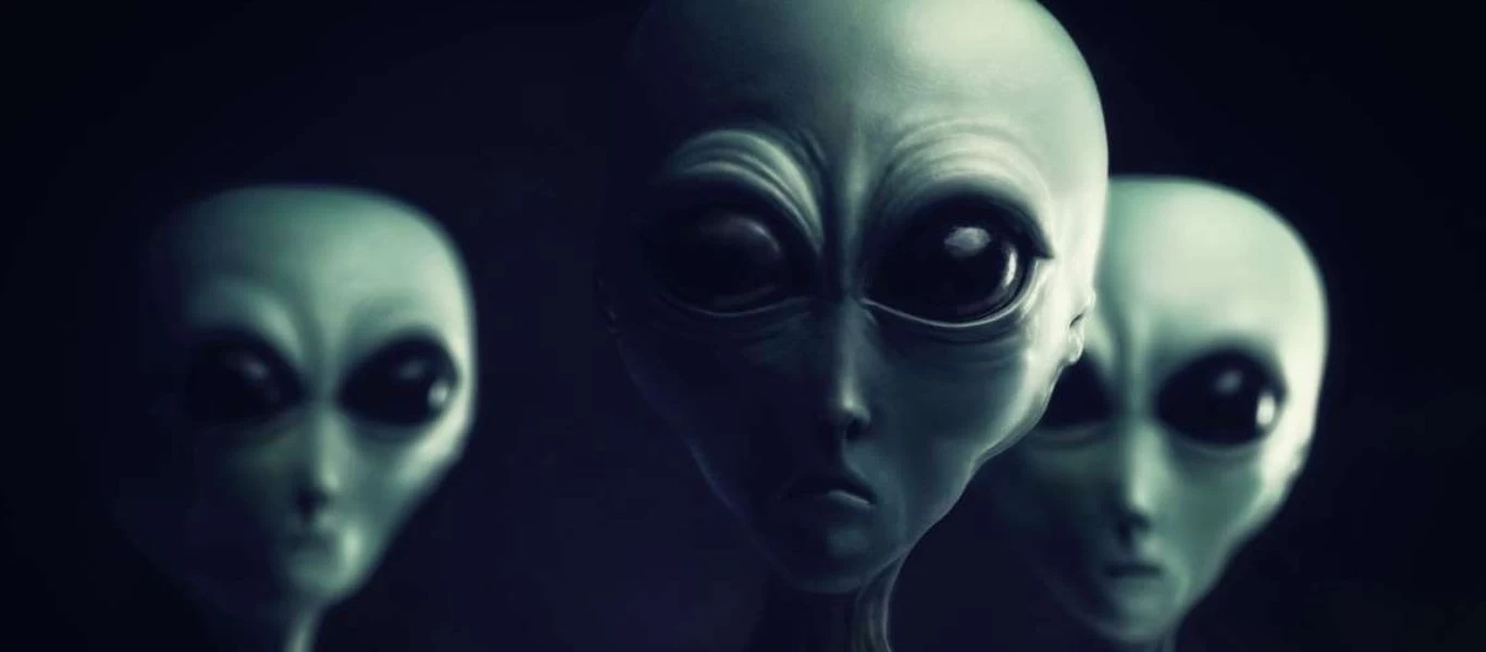 Καναδάς: Παράξενο ανθρωποειδές τρέχει μέσα στο σκοτάδι - Πρόκειται για μεταλλικό εξωγήινο; (βίντεο)